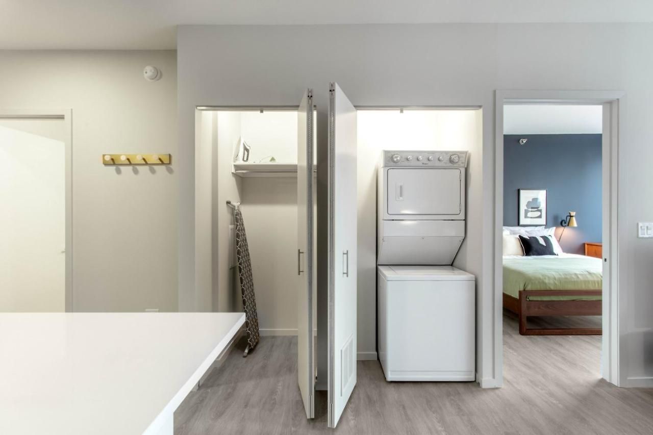 River N 1br W Gym Wd Nr Mag Mile By Bluegound Chi-127 Chicago
