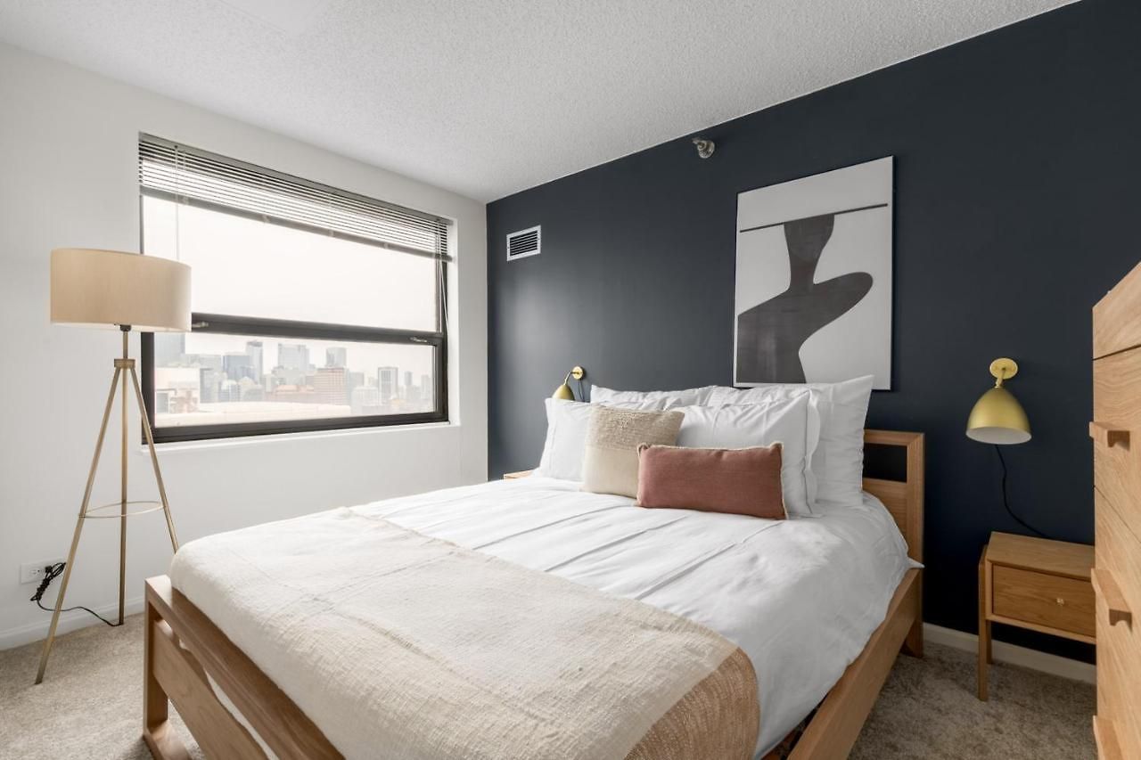 Gold Coast 2br W Gym Pool Nr Oak St Chi-207 * Chicago