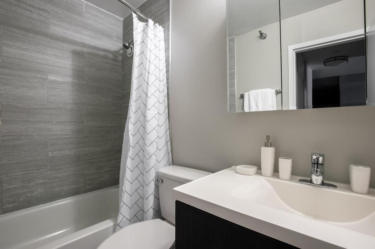 Apartment Gold Coast 1br W Gym Pool Nr Magnificent Mile Chi-221 Chicago