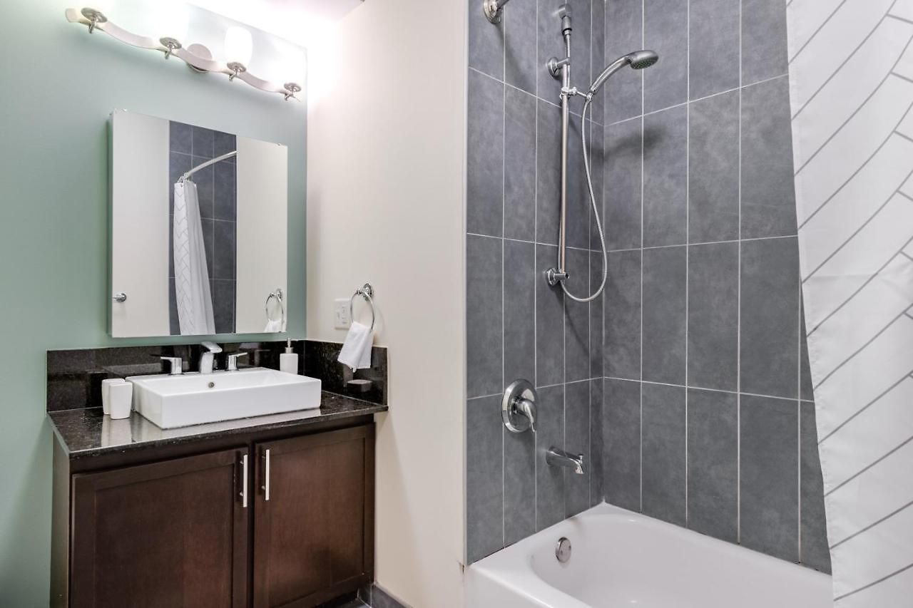 Loop W Pool Gym Nr Theatre District Chi-248 Apartment *