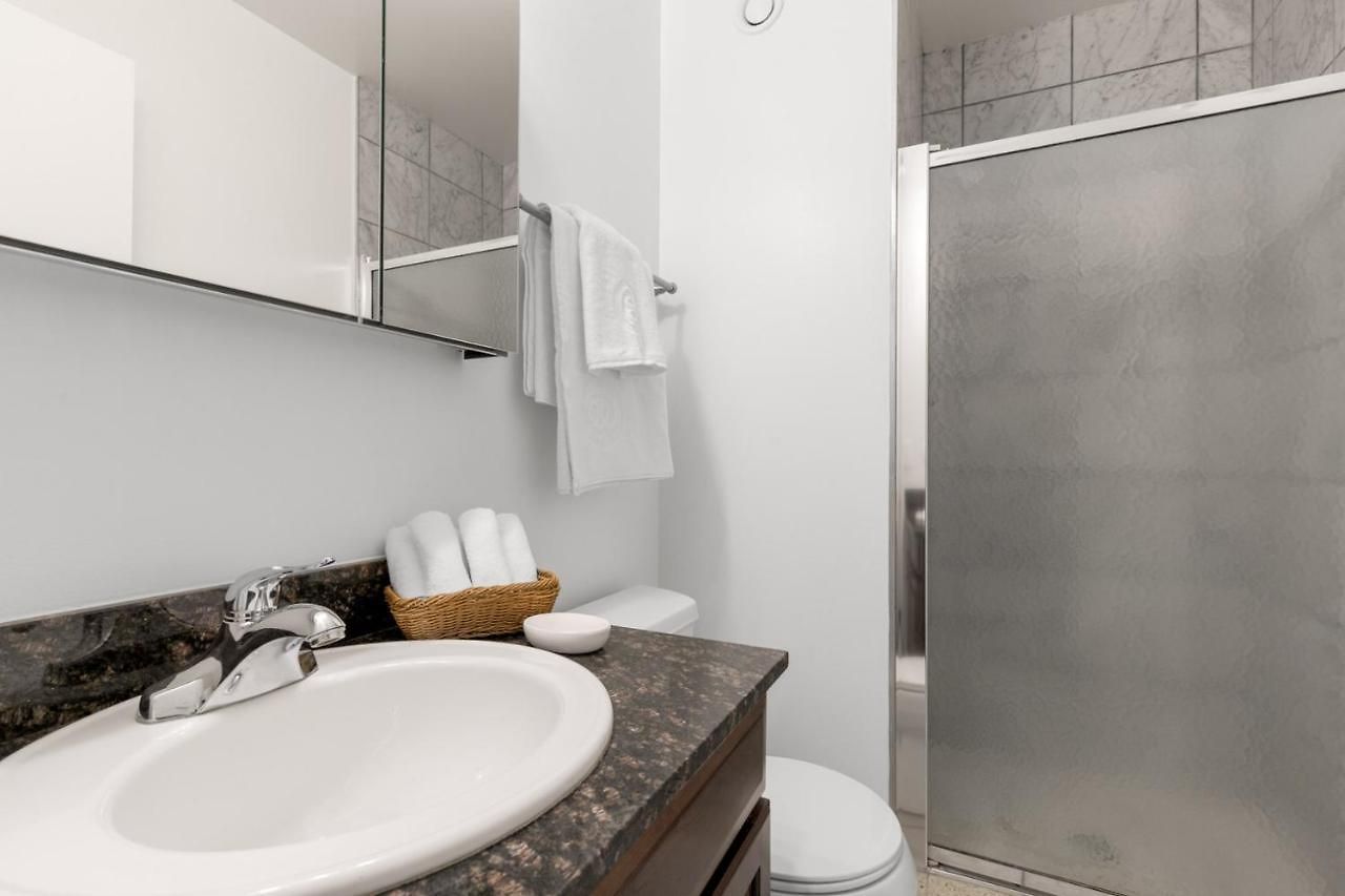 Apartment Gold Coast 2br W Gym Pool Nr Oak St Chi-207 Chicago