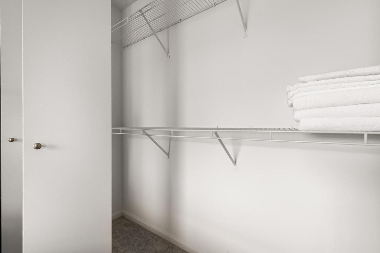 Gold Coast 2br W Gym Pool Nr Oak St Chi-207 Apartment Chicago