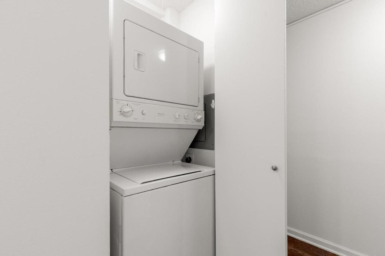 Gold Coast 2br W Gym Pool Nr Oak St Chi-207 Apartment *