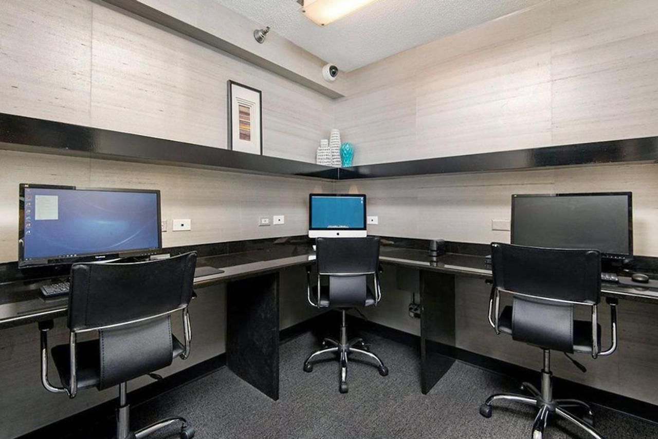 River N 1br W Gym Wd Nr Mag Mile Chi-86 * Chicago