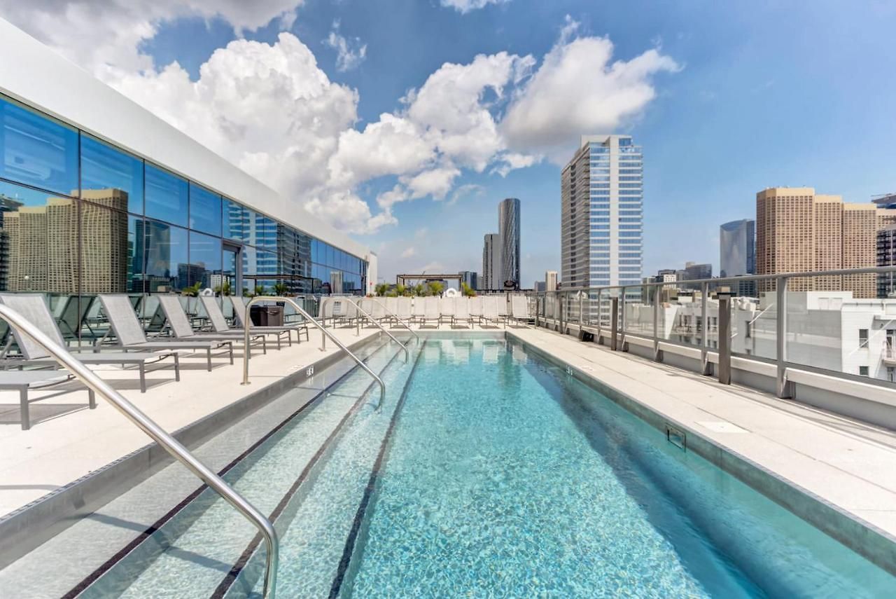 Apartment W Loop W Gym Pool In Heart Of Greektown Chi-539 Chicago