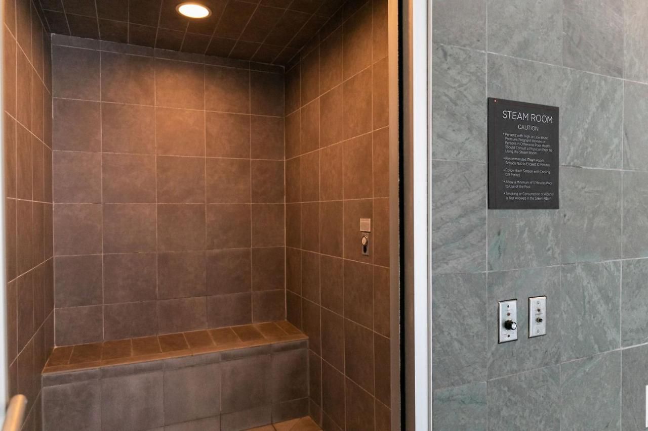 Apartment Loop W Gym Pool Lounge 1 Block From L Chi-694 Chicago