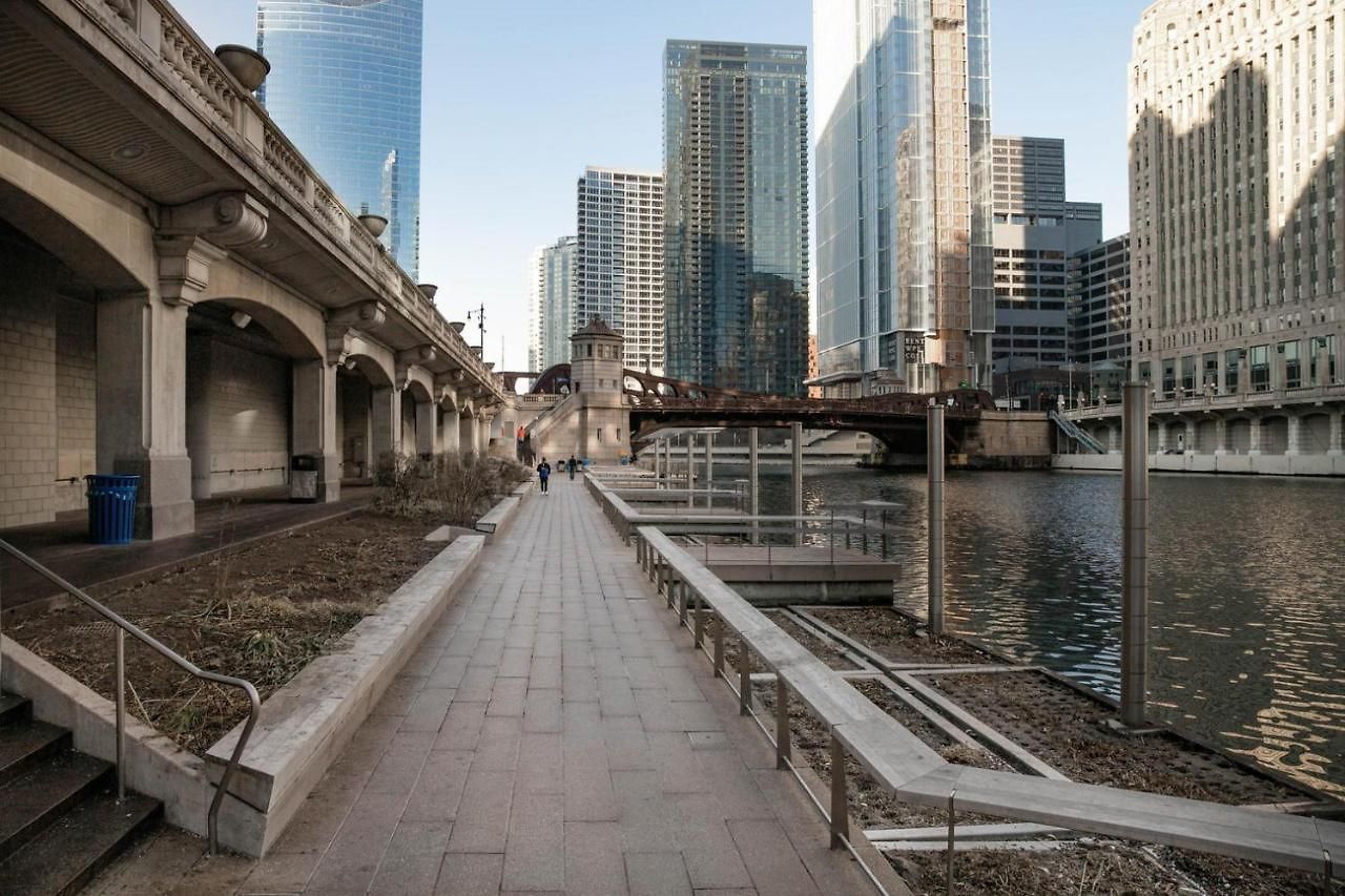 Apartment River North 1br W Gym Pool Roof Nr Riverwalk Chi-816 *