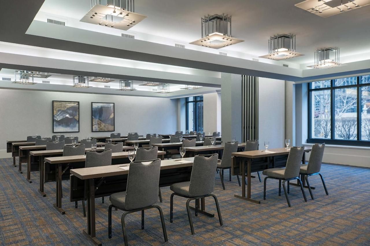 Hotel The Westin River North 4*