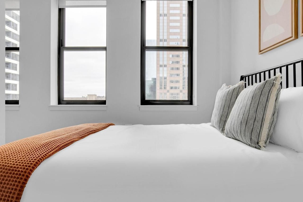 Apartment Loop 1br W Gym Roof Lounge Same Block As L Chi-668 Chicago