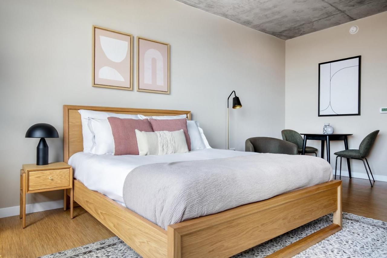 Apartment Lincoln Park W Wd Nr L New Chi-316