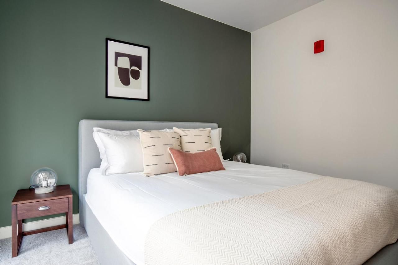 Apartment Loop 1br W Pool Gym Nr The L Riverwalk Chi-242