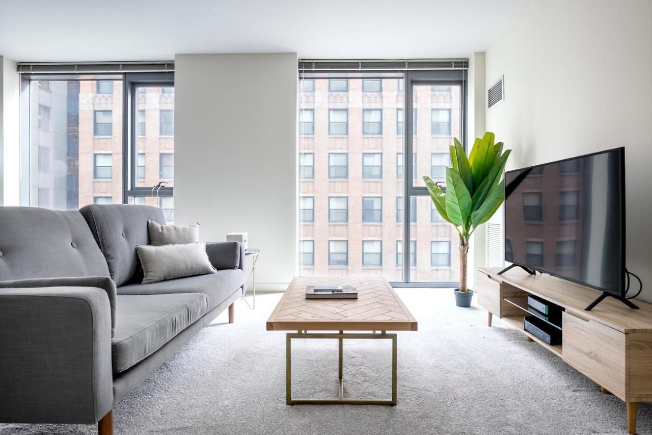 Loop 1br W Pool Gym Nr The L Riverwalk Chi-242 * Chicago