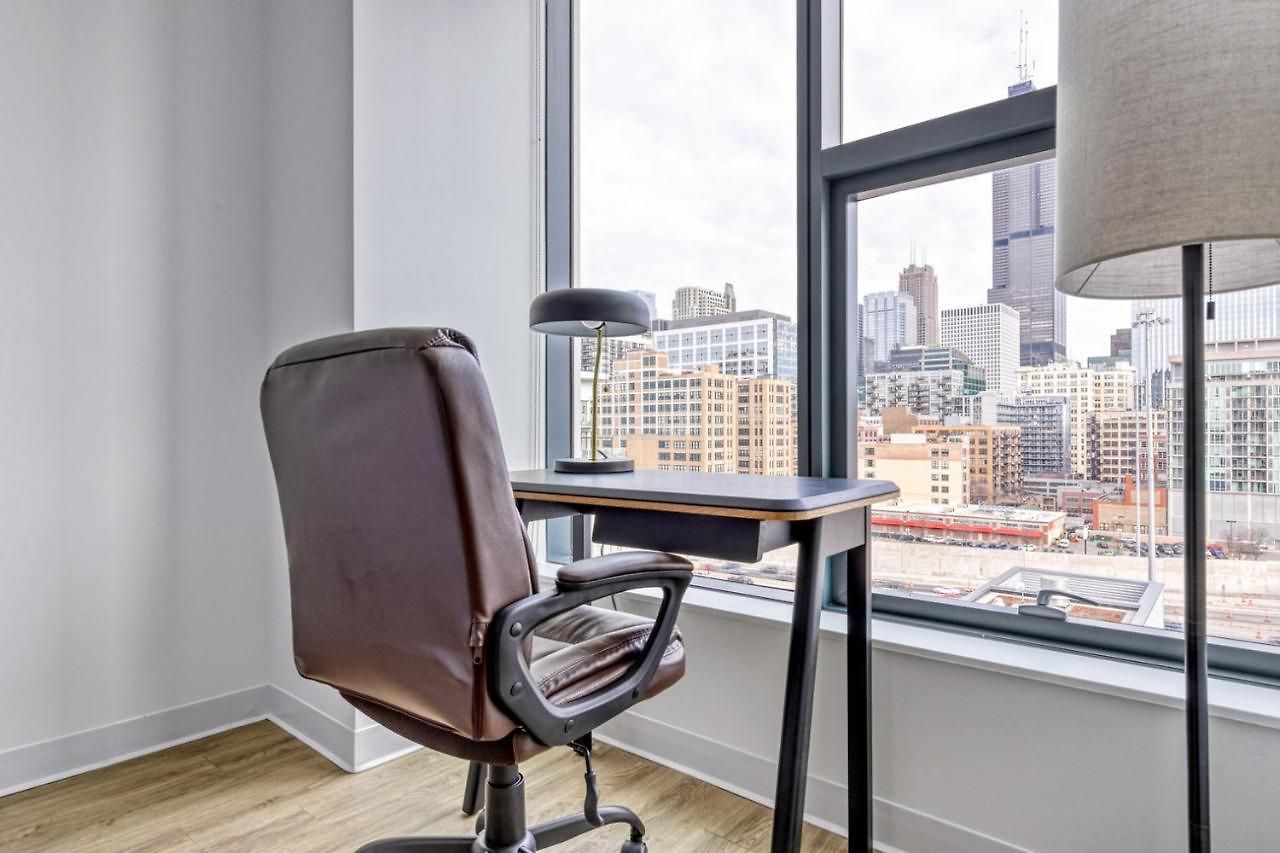 W Loop 2br W Gym Pool In Heart Of Greektown Chi-534 Apartment Chicago