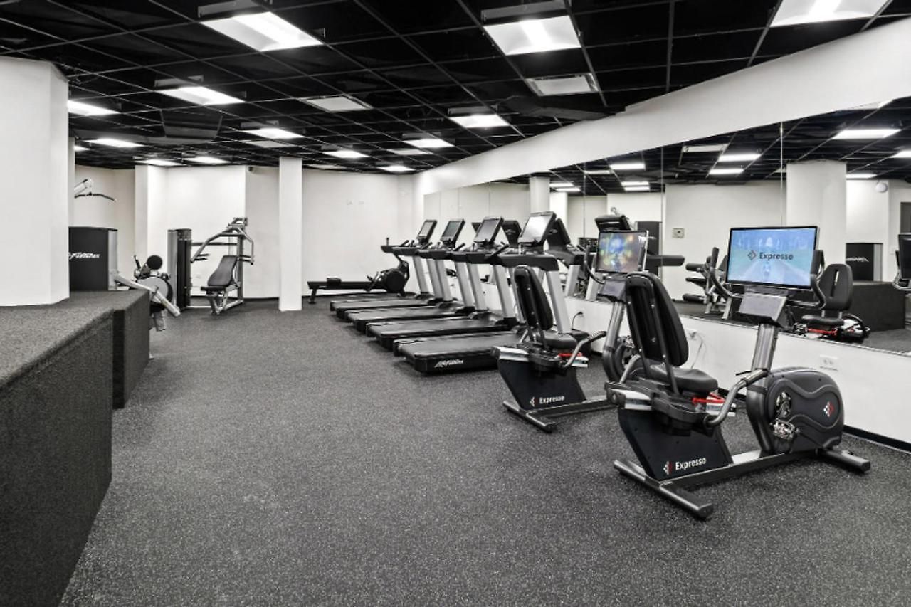 Gold Coast 1br W Doorman Gym 2 Blocks To L Chi-550 * Chicago