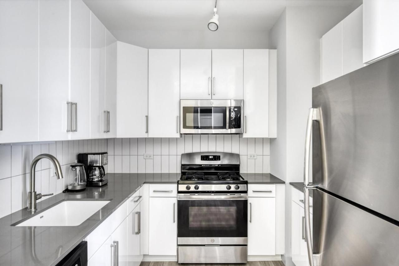 Apartment Loop 1br W Lounge Gym Roof Nr L Chi-692 Chicago