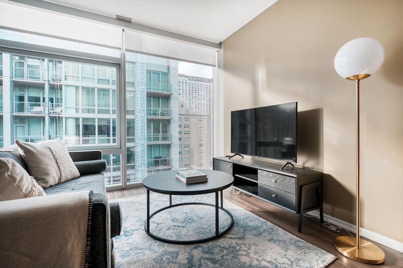 Streeterville 2br W Pool Gym Nr Riverwalk Chi-881 *