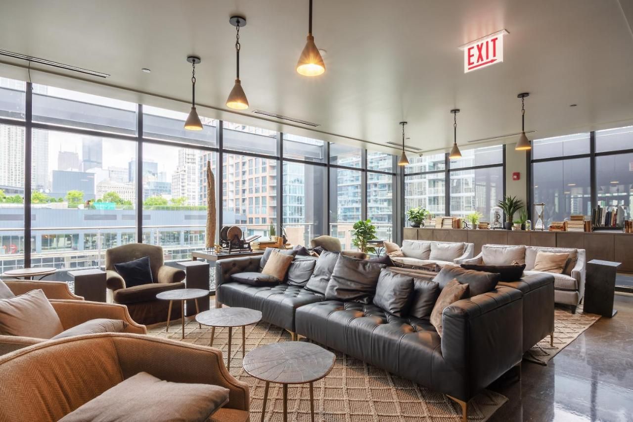 River N 1br W Gym Pool Wd Nr Mag Mile Chi-440 * Chicago