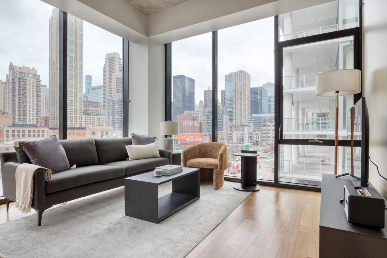 Apartment River North 1br W Gym Lounge Roof Nr Riverwalk Chi-895