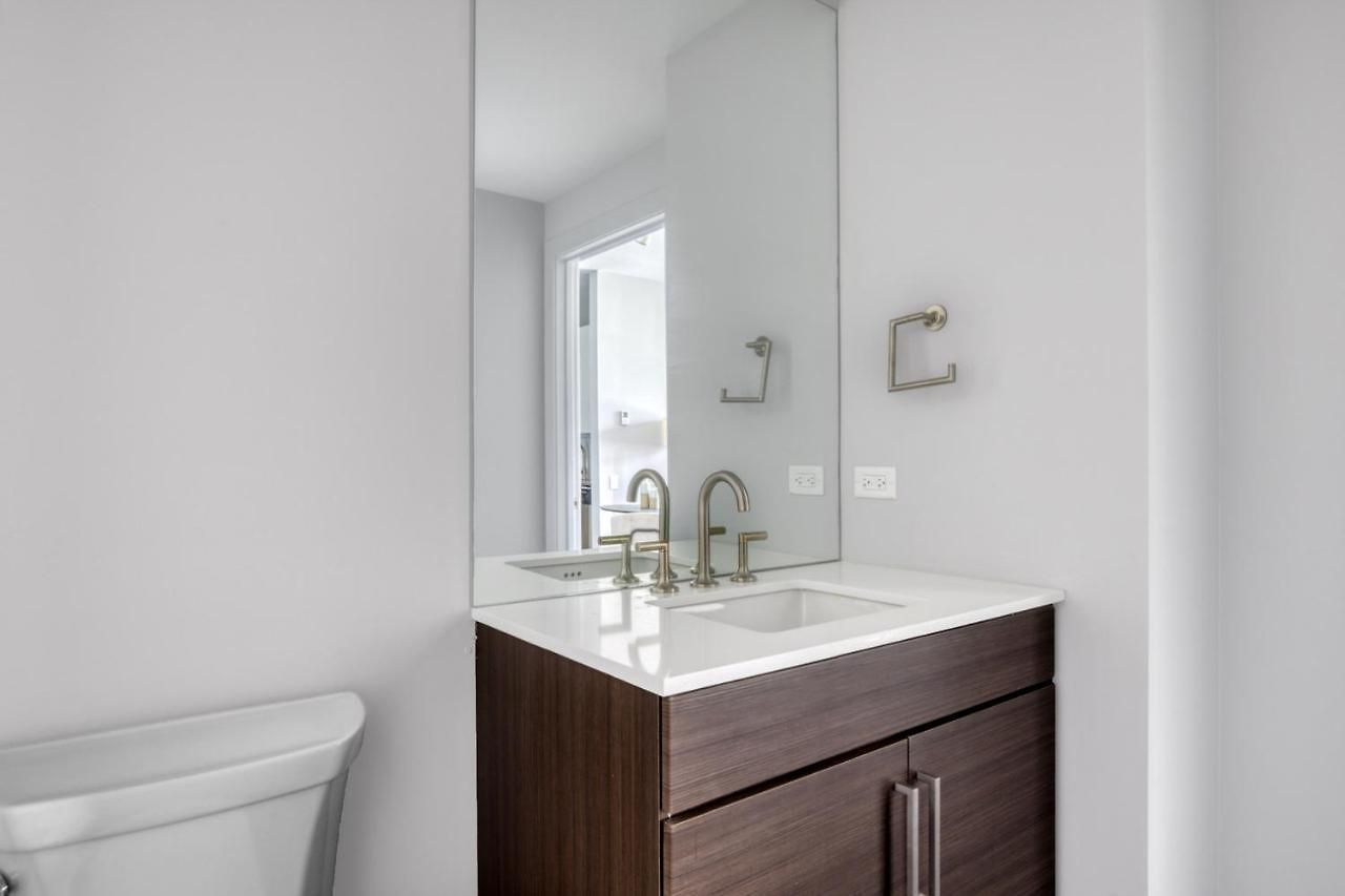 Apartment Loop 1br W Lounge Gym Roof Nr L Chi-692