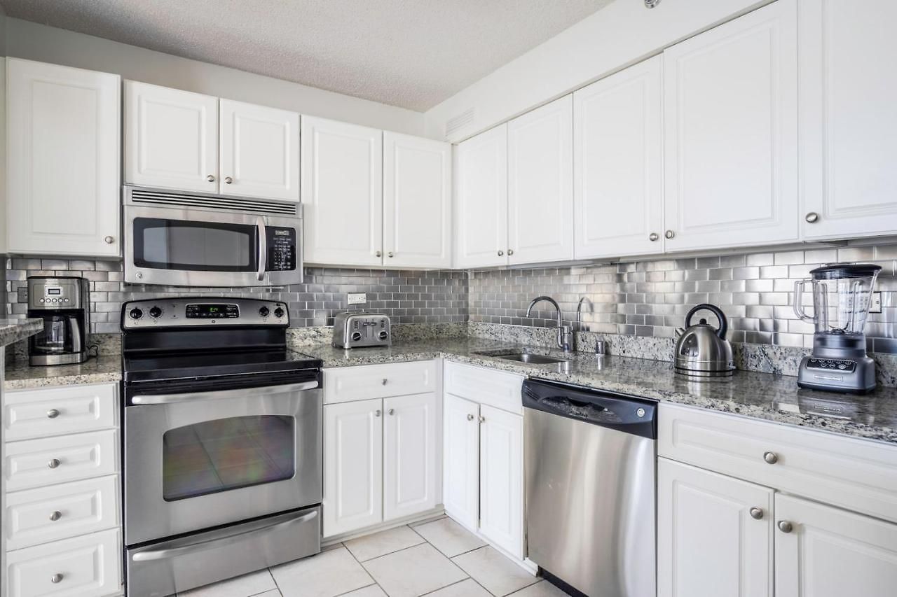 River N 2br W Gym Wd Nr Magnificent Mile Chi-160 Apartment Chicago