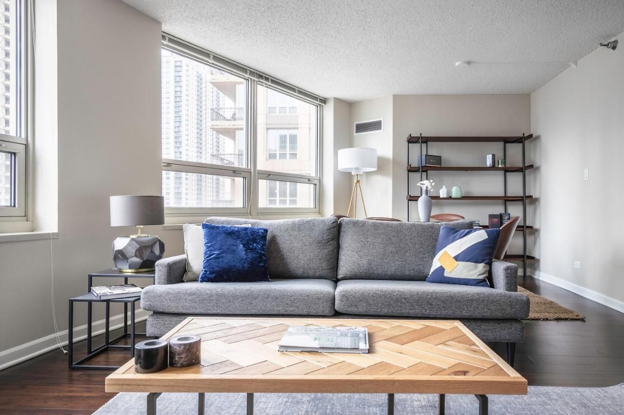 River N 2br W Gym Wd Nr Magnificent Mile Chi-160
