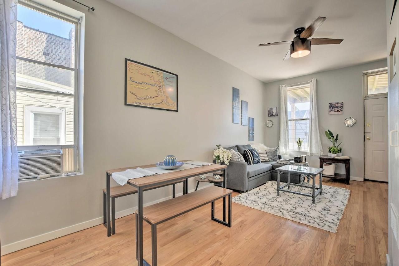 Elegant Retreat With Spacious Balcony!