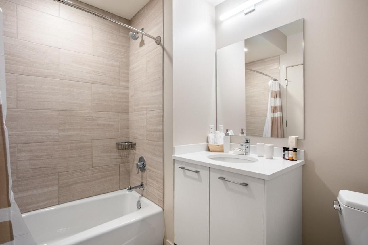 River N 2br W Gym Wd Bbq Pool Nr Mag Mile Chi-132 * Chicago