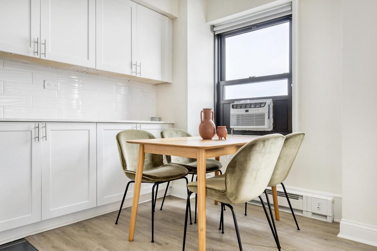 Apartment Gold Coast 2br W Doorman Gym 2 Blocks To L Chi-556