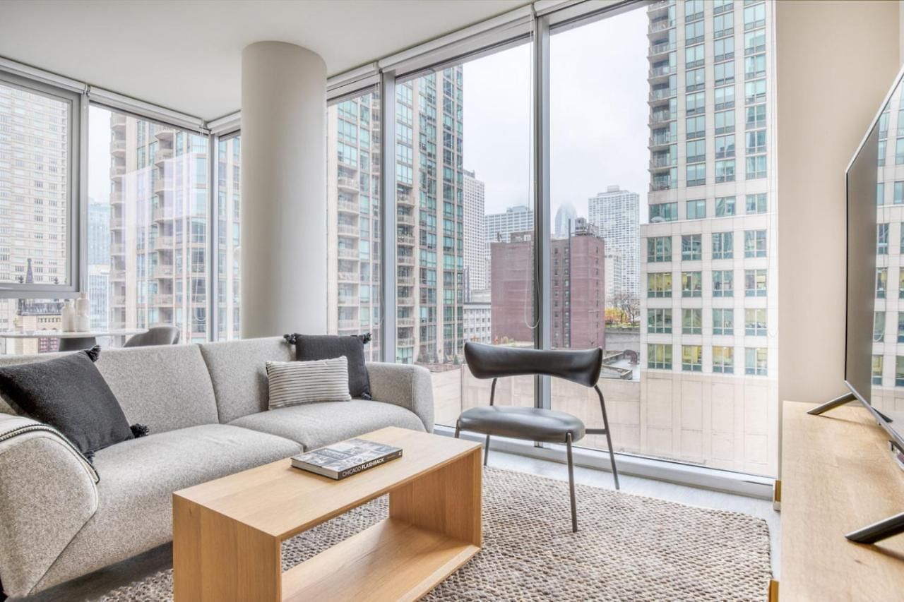 River N 1br W Gym Pool Wd Nr L Chi-124 Apartment Chicago