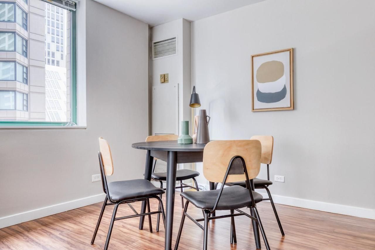 Streeterville 1br W Pool Deck Nr Park Chi-585
