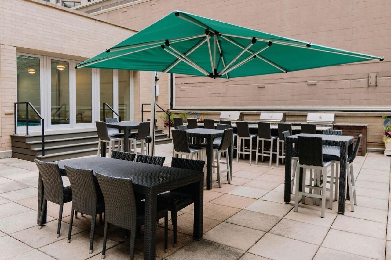 Streeterville 1br W Pool Deck Nr Park Chi-585 Chicago