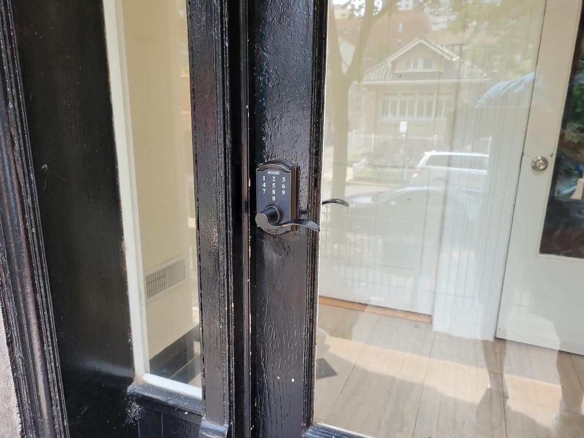 Apartment Sleeps 10-20 Free Tv & Parking