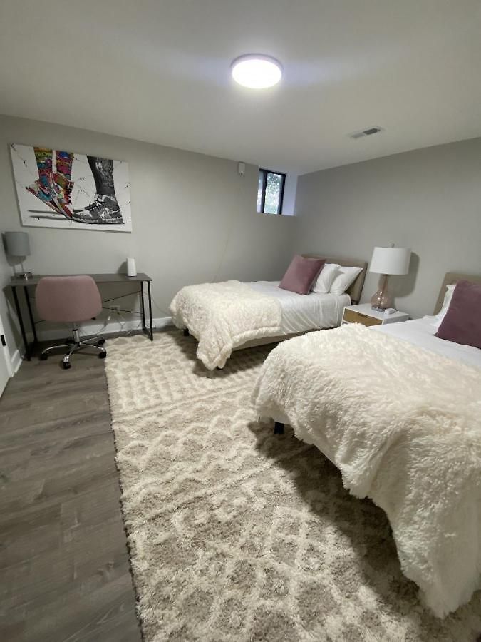 Modern 3 Bedroom Close To Downtown