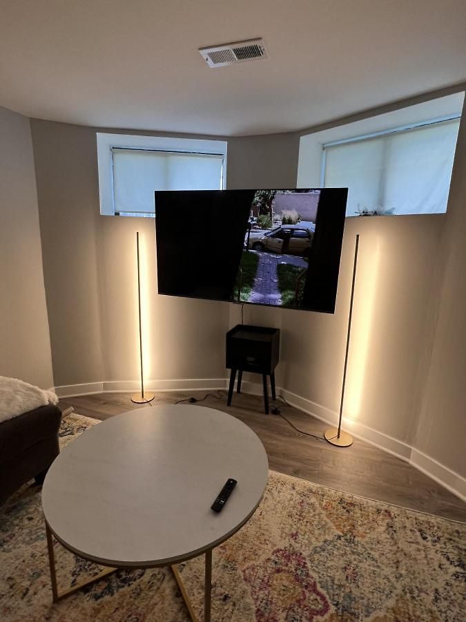 Modern 3 Bedroom Close To Downtown * Chicago