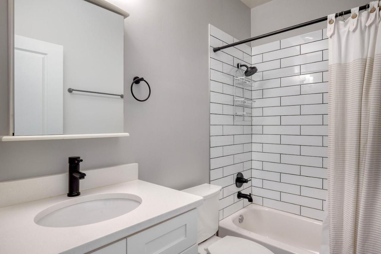 Apartment Lakeview 2br W Wd Nr Wrigley Field Chi-944 Chicago