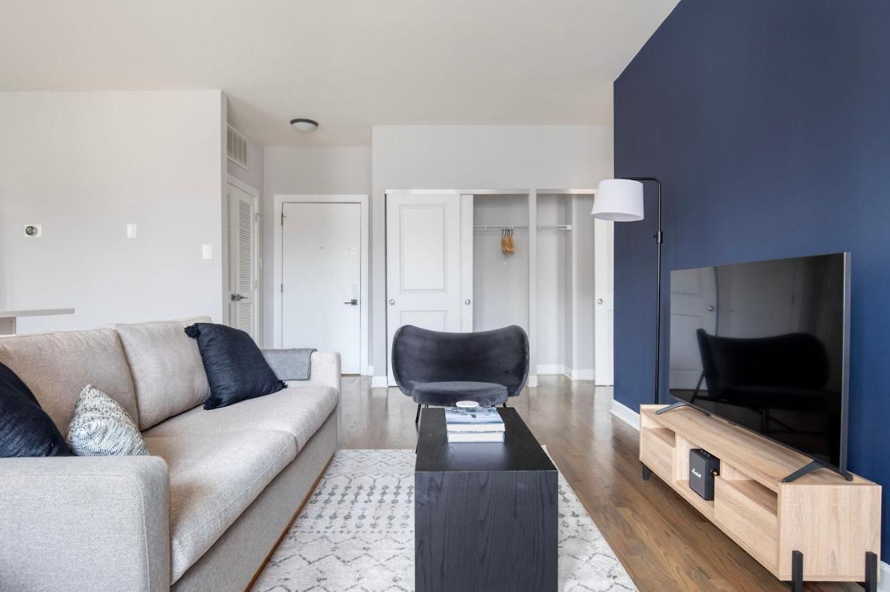 Apartment Lakeview 2br W Wd Nr Wrigley Field Chi-944