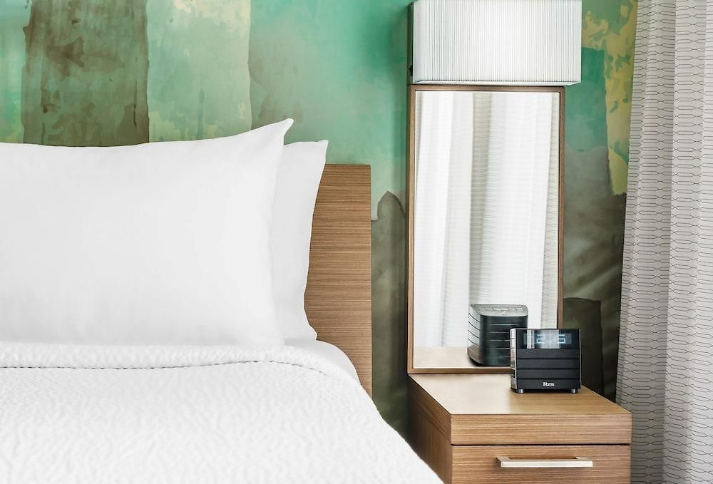 Courtyard Downtown/magnificent Mile Hotel 4*