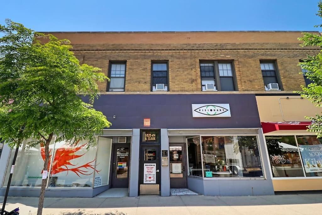 2-bedroom Cozy In Prime Location - Clark 2 Apartment