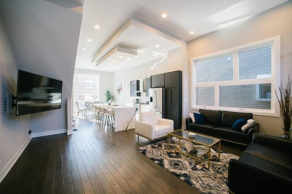 Magnificent New W/8 Beds & Free Parking Holiday home