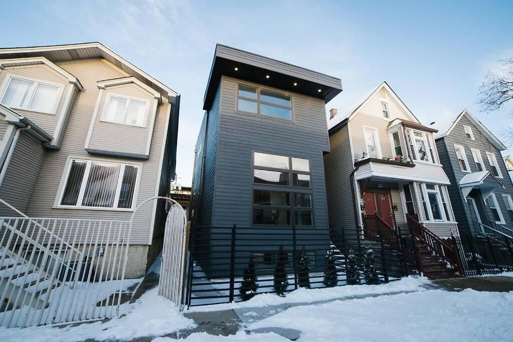 Magnificent New W/8 Beds & Free Parking *