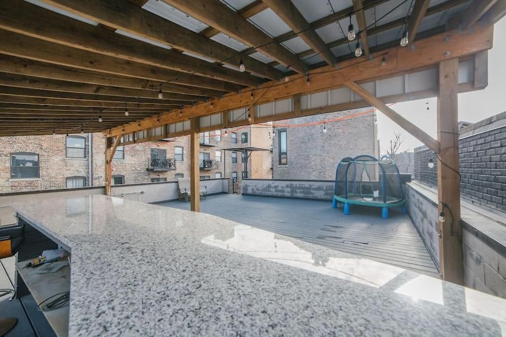 Mid-century Gem Steps From United Center Hotel 4*