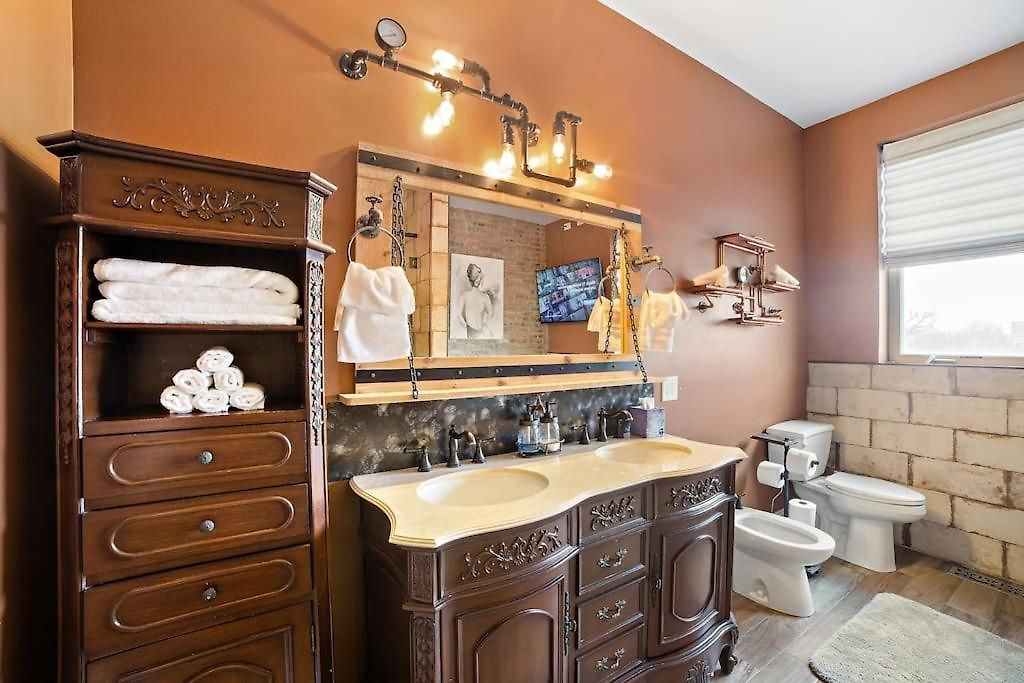 Mid-century Gem Steps From United Center 4* Chicago