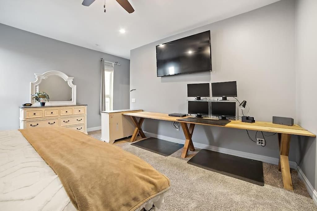 Mid-century Gem Steps From United Center Hotel 4*