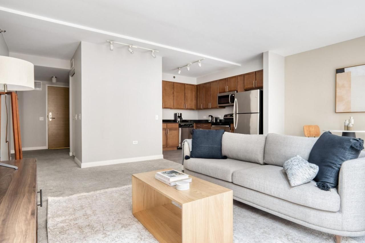 Loop 1br W Pool Gym Lounge Nr Riverwalk Chi-634 *