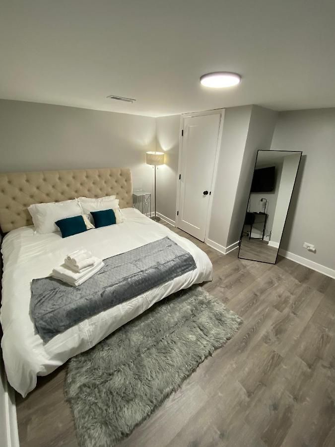 Apartment Stylish Urban Retreat 3 Bedroom Newly Remodeled *