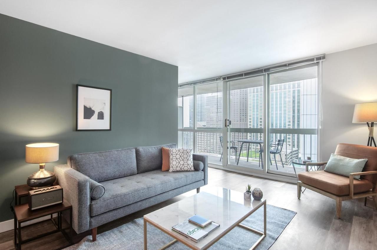 Apartment Gold Coast Convertible W Terrace Nr The L Chi-82 Chicago
