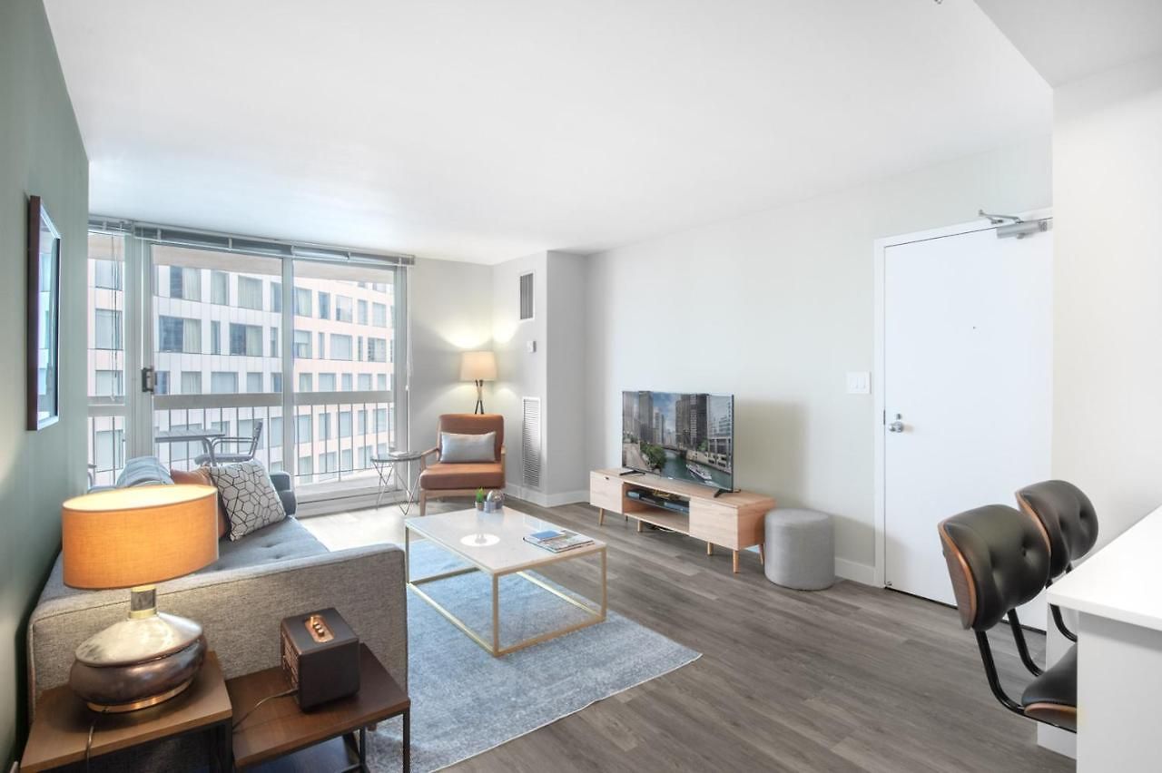 Apartment Gold Coast Convertible W Terrace Nr The L Chi-82 *