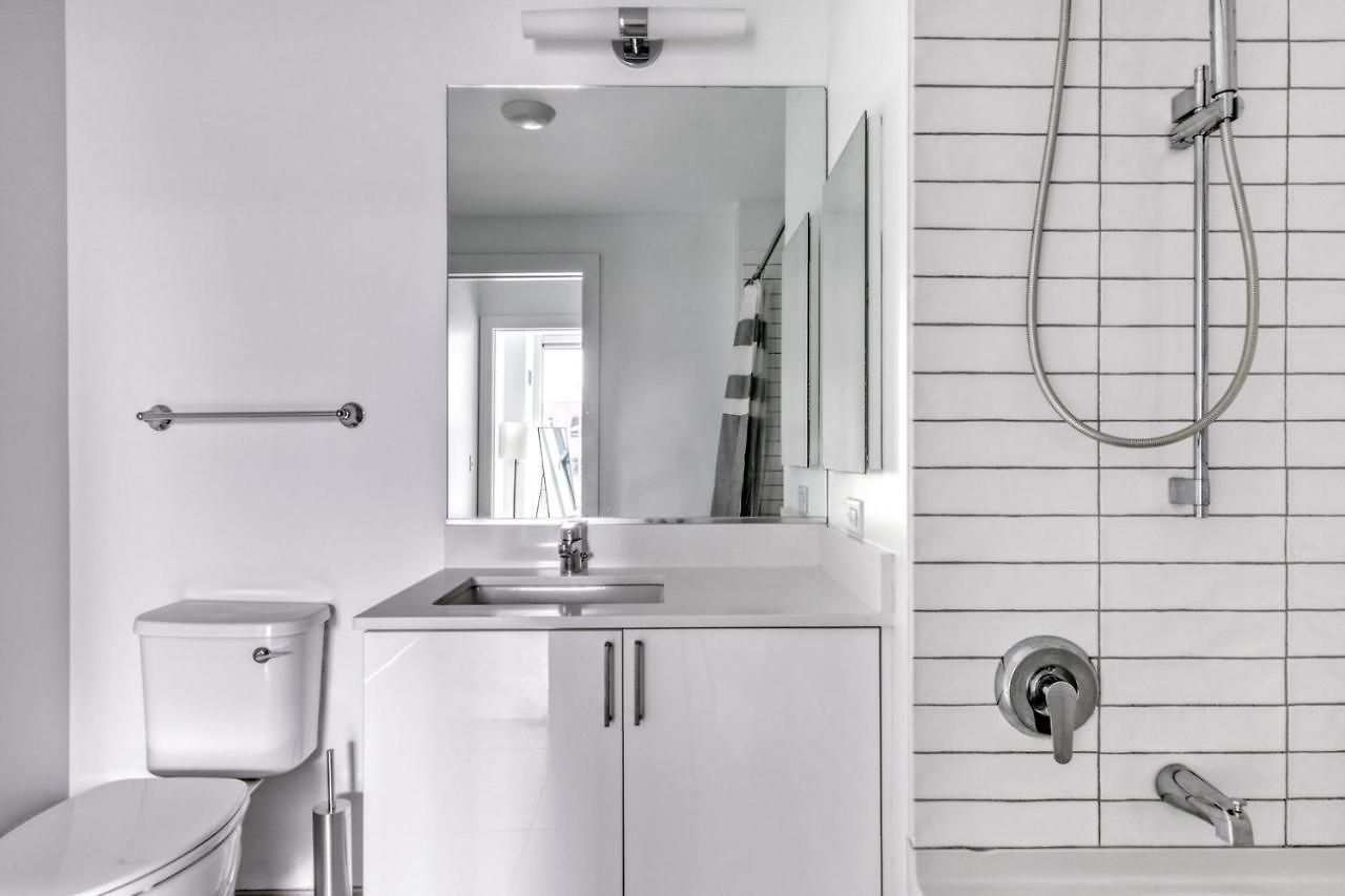 Apartment W Loop W Gym Pool In Heart Of Greektown Chi-532 Chicago
