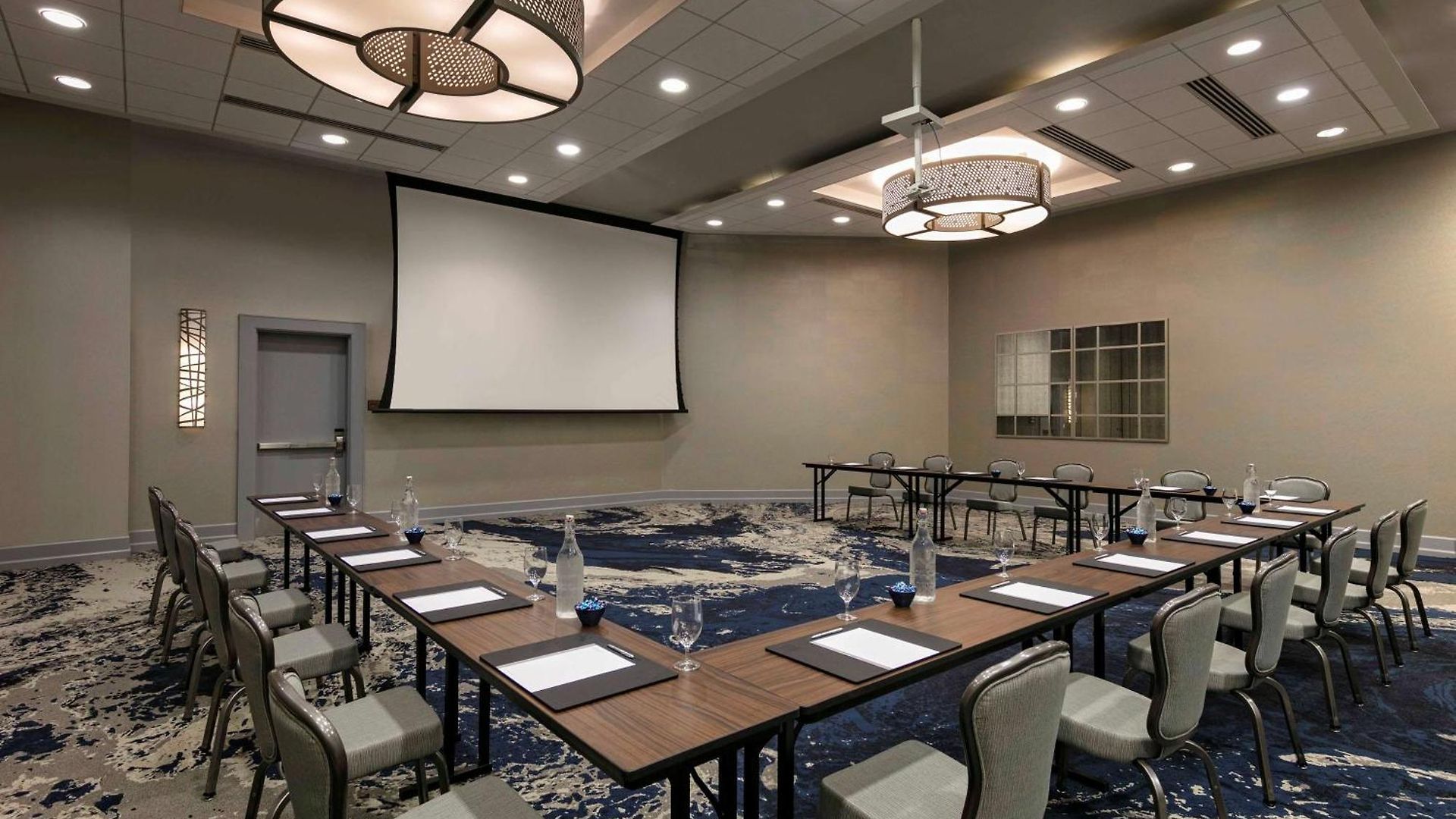 The Royal Sonesta Downtown 4*