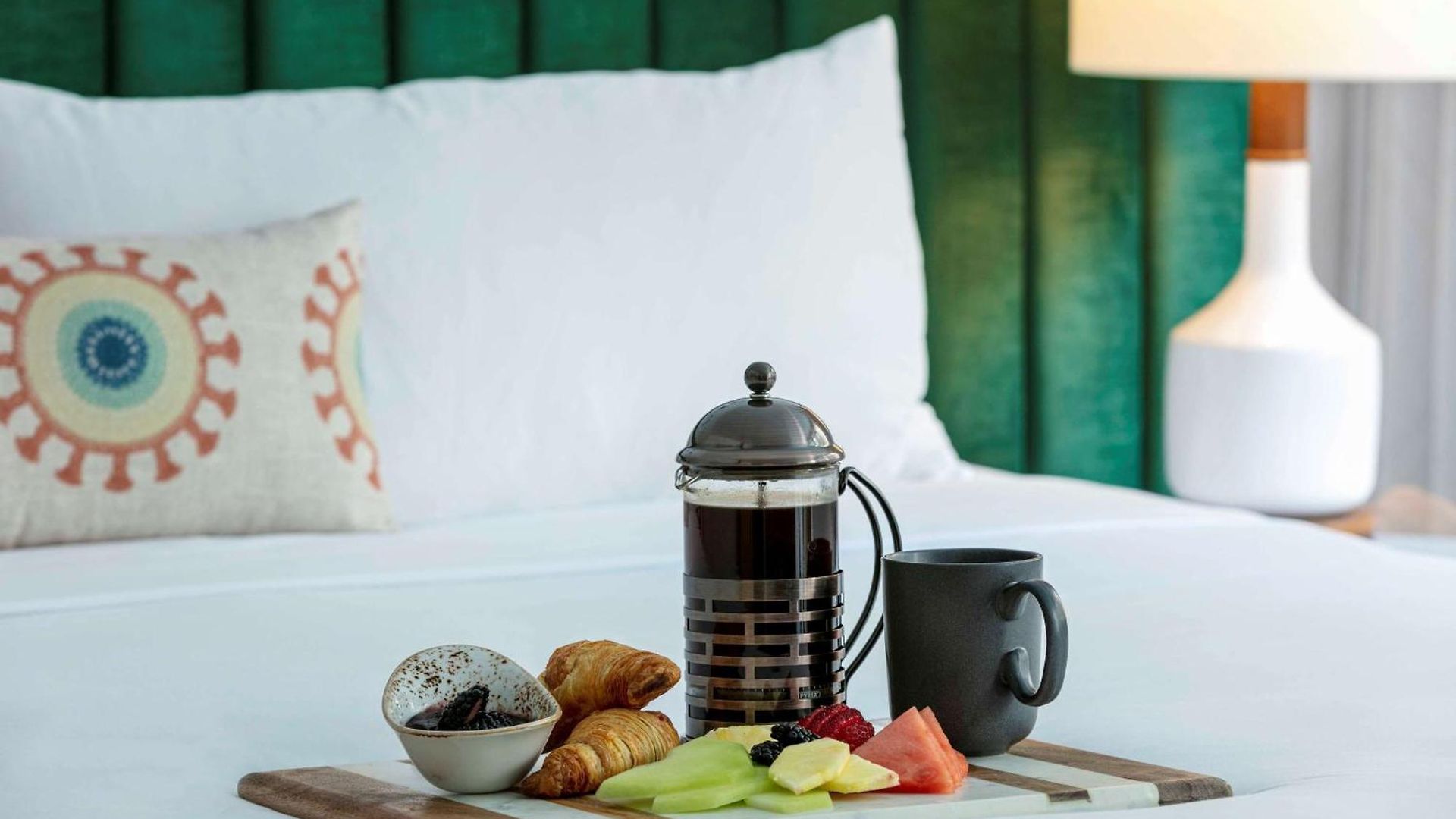 The Royal Sonesta Downtown 4*